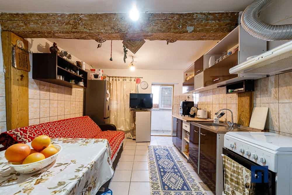 COMISION 0 % ! Casa individuala pe parter, 3 camere curte si gradina in Giarmata