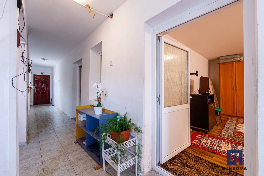 COMISION 0 % ! Casa individuala pe parter, 3 camere curte si gradina in Giarmata