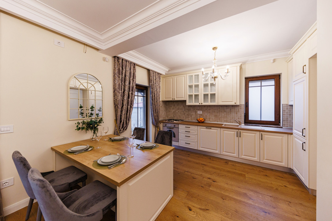 Casa de Lux cu Design Clasic și Piscină la limita dintre Timișoara și Dumbrăvița