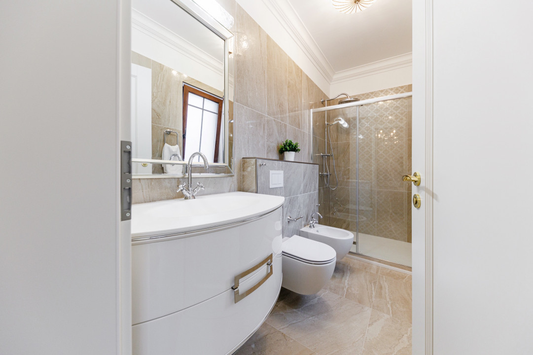 Casa de Lux cu Design Clasic și Piscină la limita dintre Timișoara și Dumbrăvița