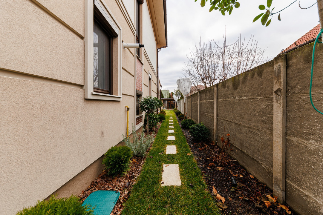 Casa de Lux cu Design Clasic și Piscină la limita dintre Timișoara și Dumbrăvița