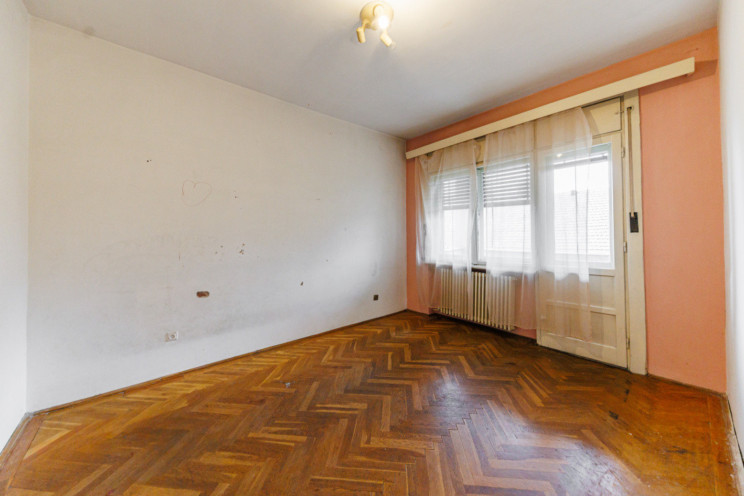Apartament 4 Cam -Ultracentral / Punctele Cardinale/ Loc Parcare - Comision0%