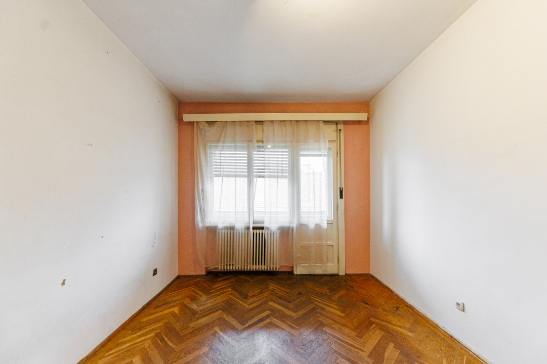 Apartament 4 Cam -Ultracentral / Punctele Cardinale/ Loc Parcare - Comision0%