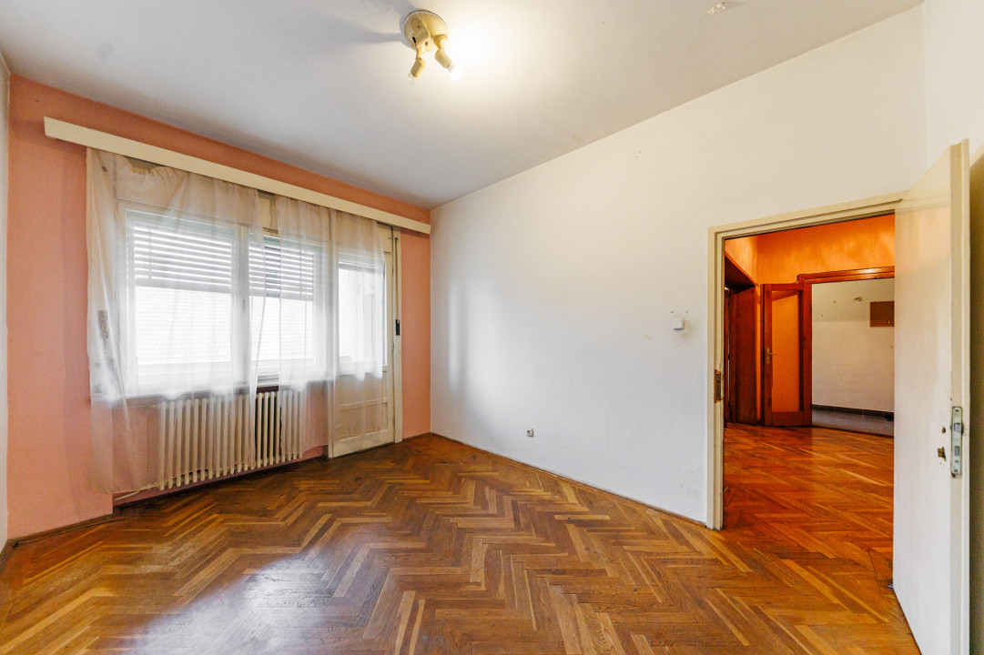 Apartament 4 Cam -Ultracentral / Punctele Cardinale/ Loc Parcare - Comision0%