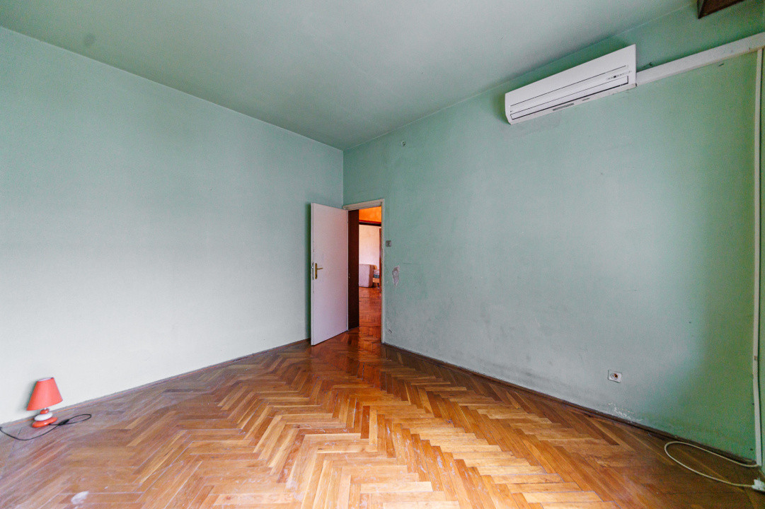 Apartament 4 Cam -Ultracentral / Punctele Cardinale/ Loc Parcare - Comision0%