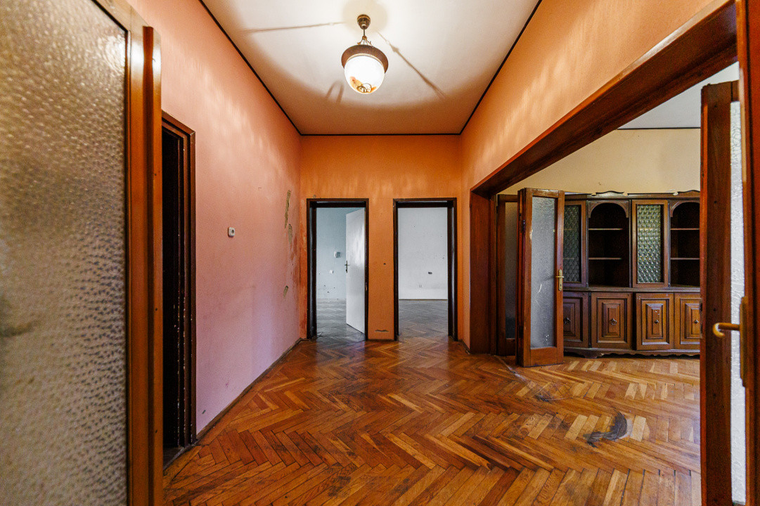 Apartament 4 Cam -Ultracentral / Punctele Cardinale/ Loc Parcare - Comision0%