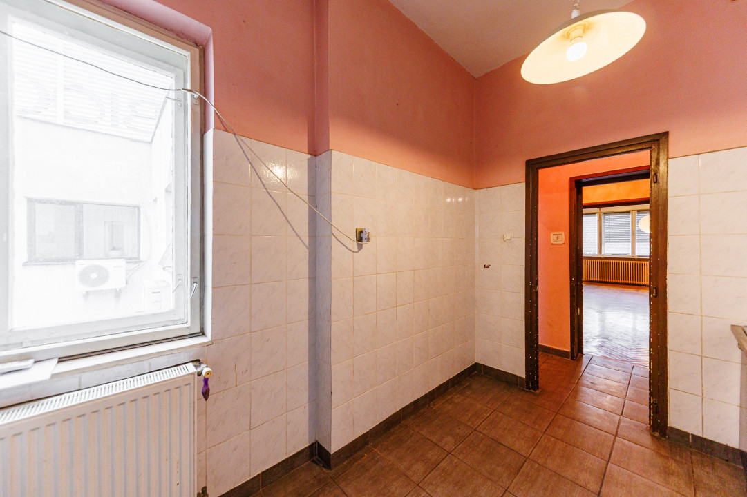 Apartament 4 Cam -Ultracentral / Punctele Cardinale/ Loc Parcare - Comision0%