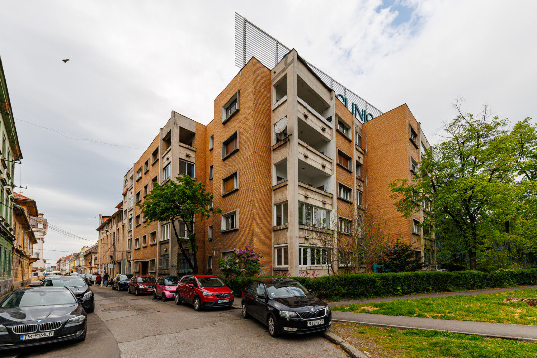 Apartament 4 Cam -Ultracentral / Punctele Cardinale/ Loc Parcare - Comision0%