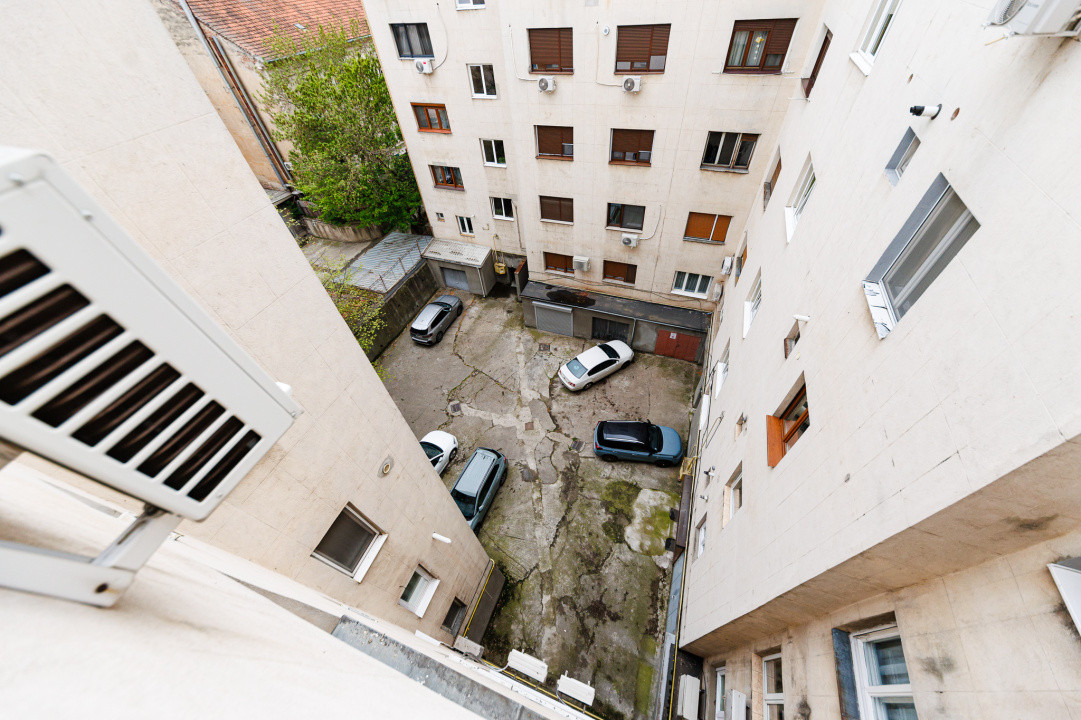 Apartament 4 Cam -Ultracentral / Punctele Cardinale/ Loc Parcare - Comision0%