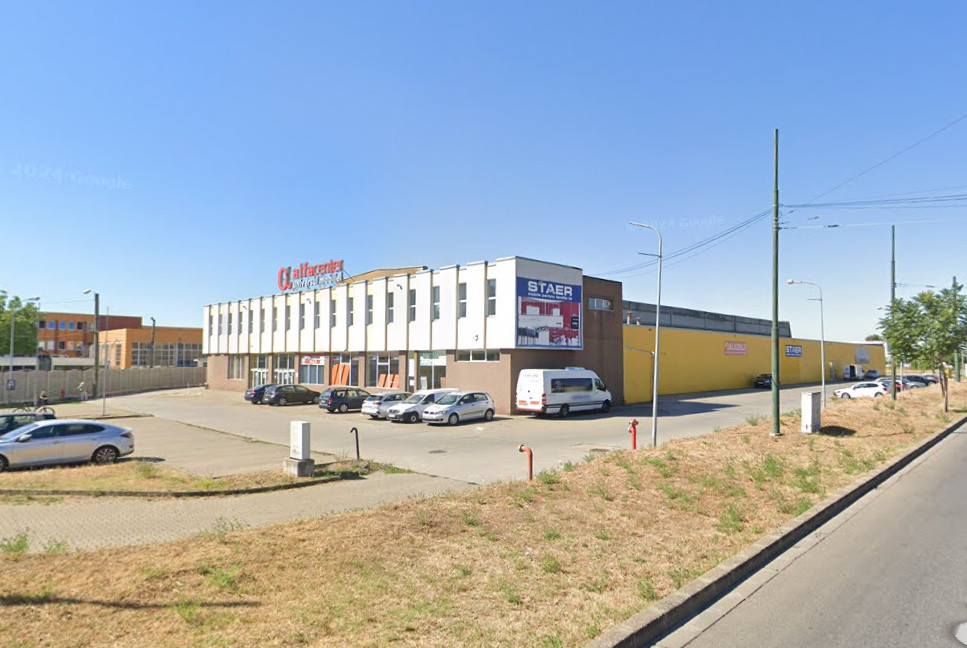 Centru Comercial operational si teren liber generos, Bd Dambovita, Timisoara