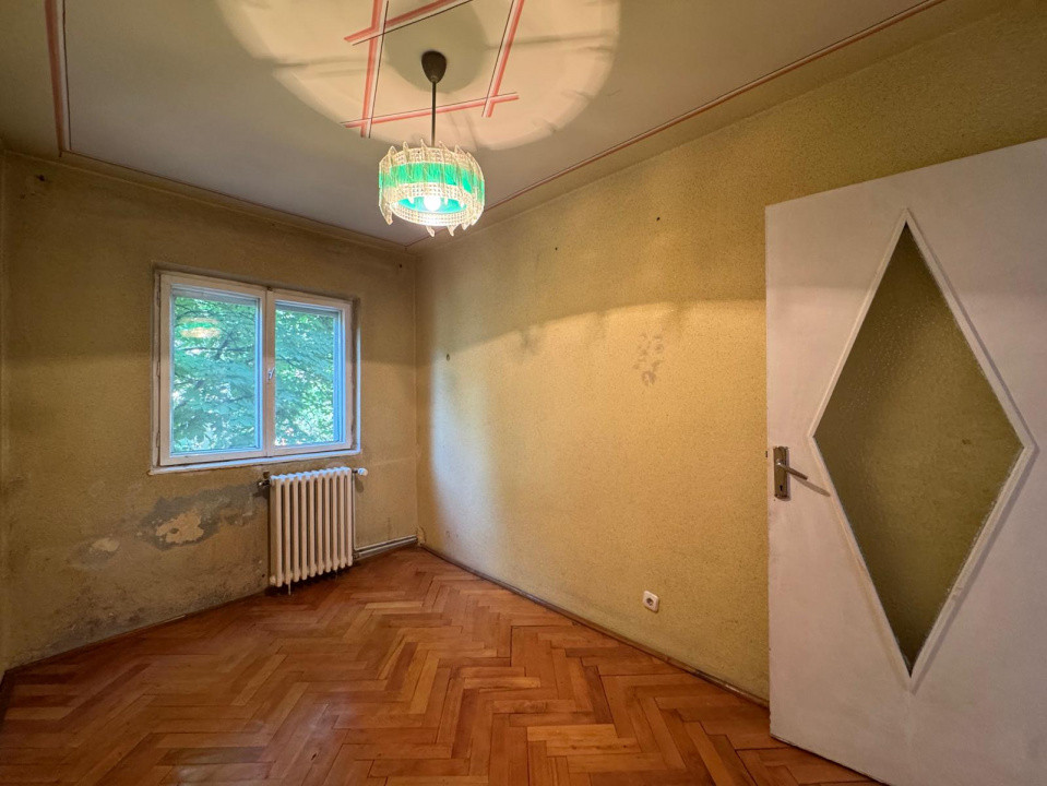 Apartament 3 camere decomandat, 56 mp utili, etaj 2 – zona Torontalului