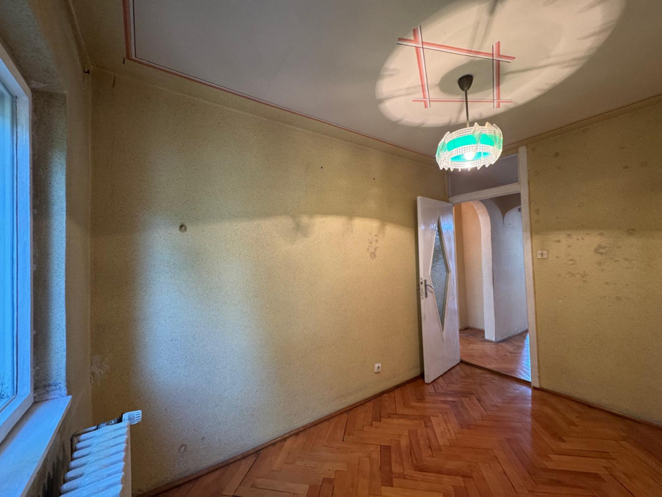 Apartament 3 camere decomandat, 56 mp utili, etaj 2 – zona Torontalului