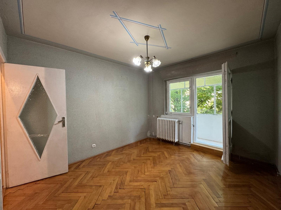 Apartament 3 camere decomandat, 56 mp utili, etaj 2 – zona Torontalului