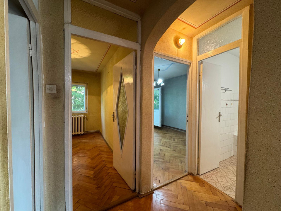 Apartament 3 camere decomandat, 56 mp utili, etaj 2 – zona Torontalului
