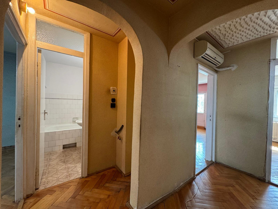 Apartament 3 camere decomandat, 56 mp utili, etaj 2 – zona Torontalului