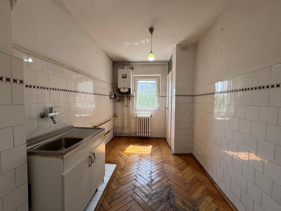 Apartament 3 camere decomandat, 56 mp utili, etaj 2 – zona Torontalului