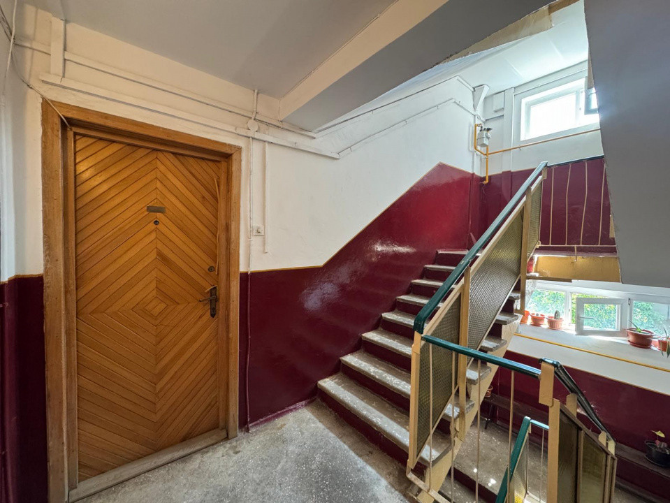 Apartament 3 camere decomandat, 56 mp utili, etaj 2 – zona Torontalului
