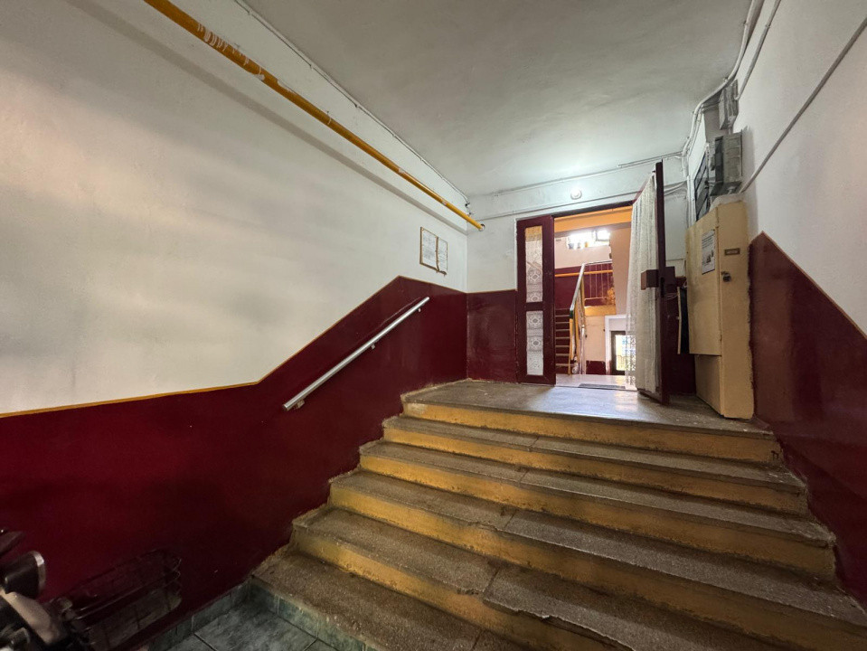Apartament 3 camere decomandat, 56 mp utili, etaj 2 – zona Torontalului