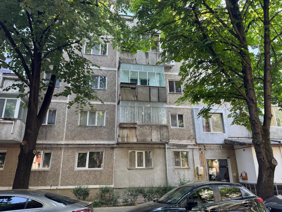 Apartament 3 camere decomandat, 56 mp utili, etaj 2 – zona Torontalului