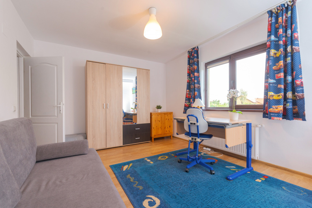 4 camere in triplex, teren 334 mp si terasa – Dumbravita, str. Magura