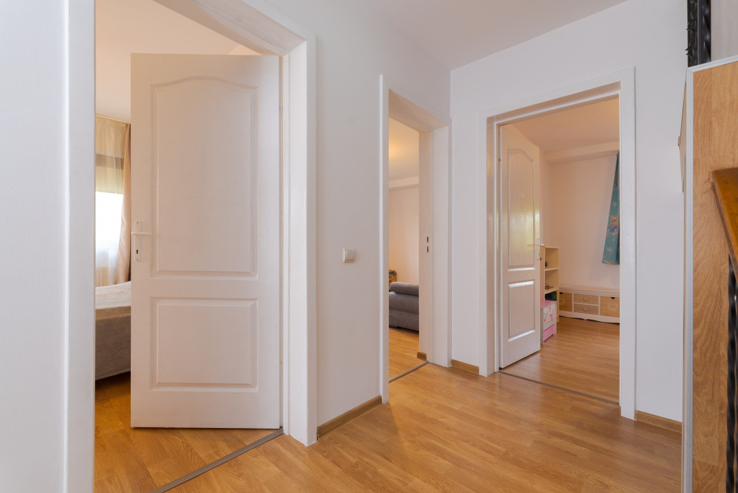 4 camere in triplex, teren 334 mp si terasa – Dumbravita, str. Magura