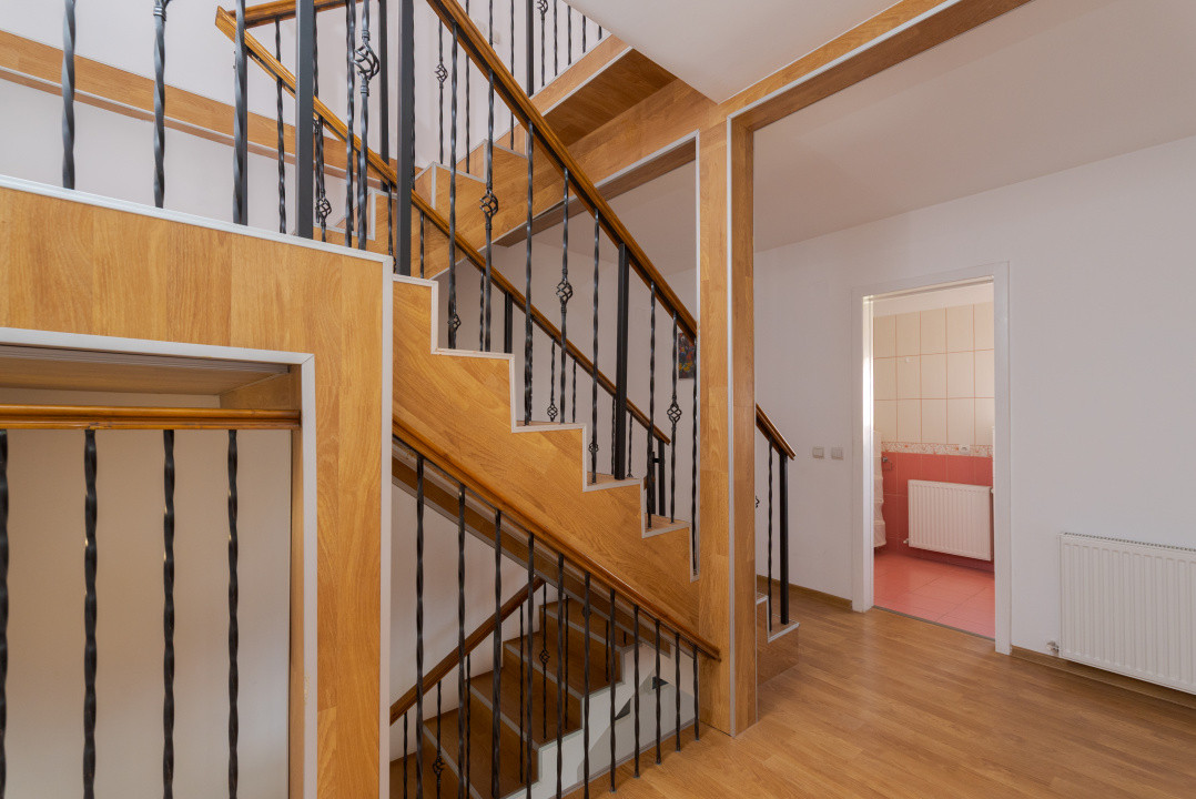 4 camere in triplex, teren 334 mp si terasa – Dumbravita, str. Magura