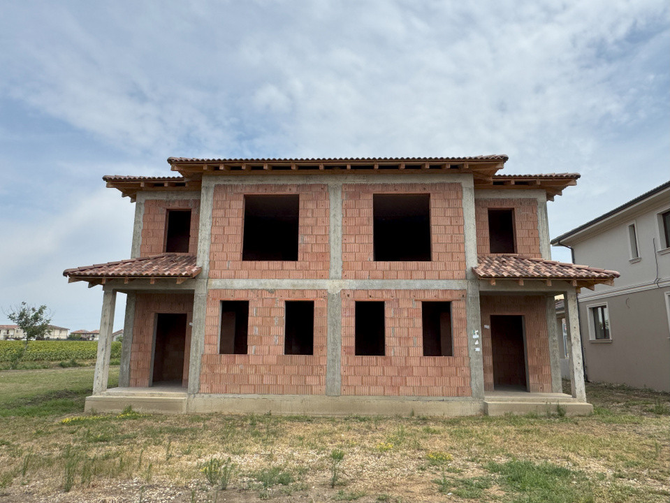 Duplex la rosu ambele unitati, Dumbravita, teren 783 mp, comision 0