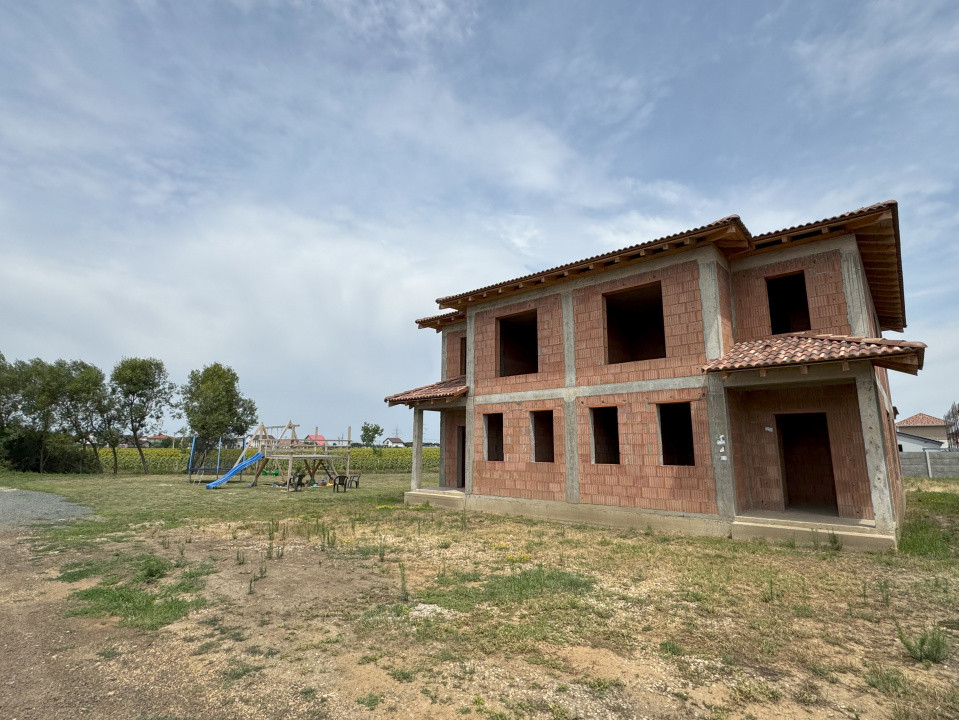 Duplex la rosu ambele unitati, Dumbravita, teren 783 mp, comision 0