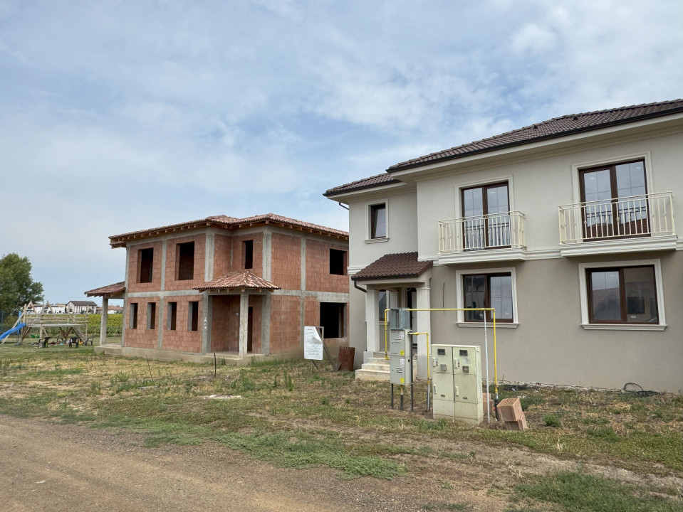 Duplex la rosu ambele unitati, Dumbravita, teren 783 mp, comision 0