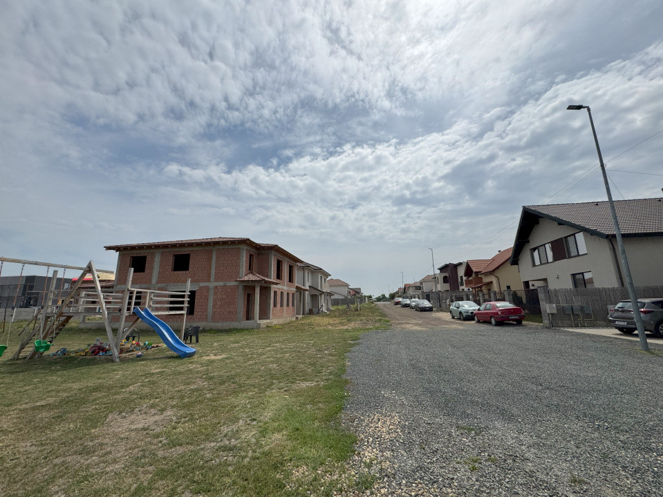 Duplex la rosu ambele unitati, Dumbravita, teren 783 mp, comision 0