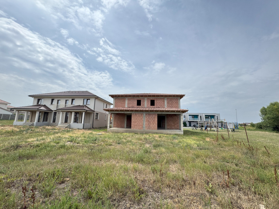 Duplex la rosu ambele unitati, Dumbravita, teren 783 mp, comision 0