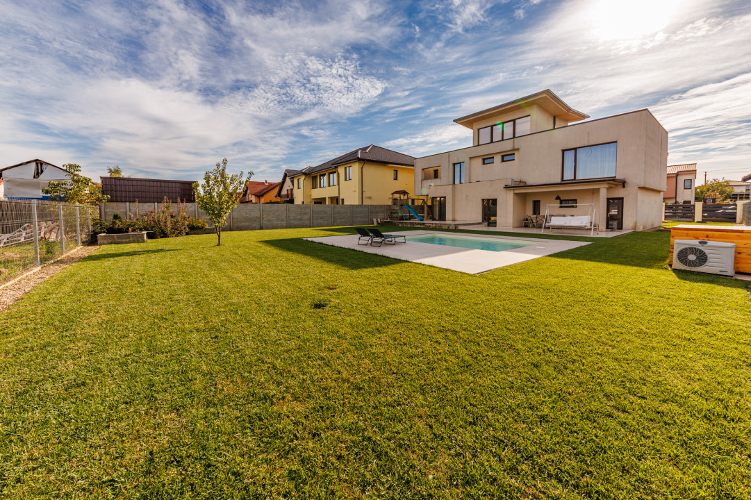 Vila premium, pregatita pentru viitor–panouri solare, spatiu generos