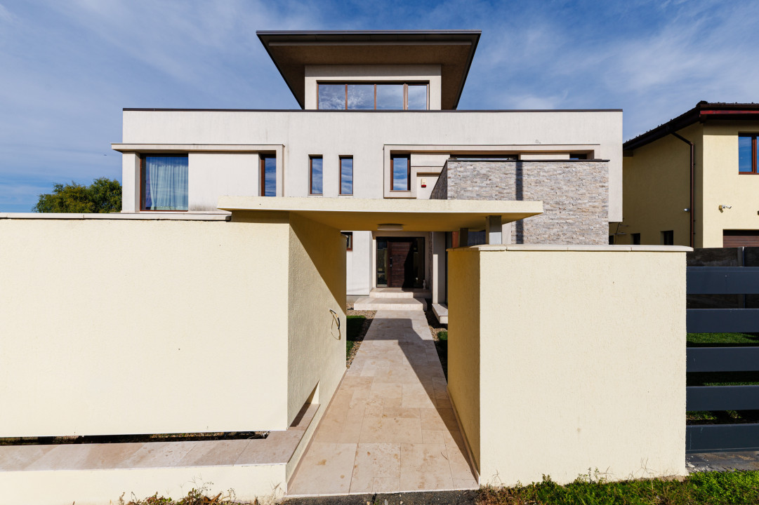 Vila premium, pregatita pentru viitor–panouri solare, spatiu generos