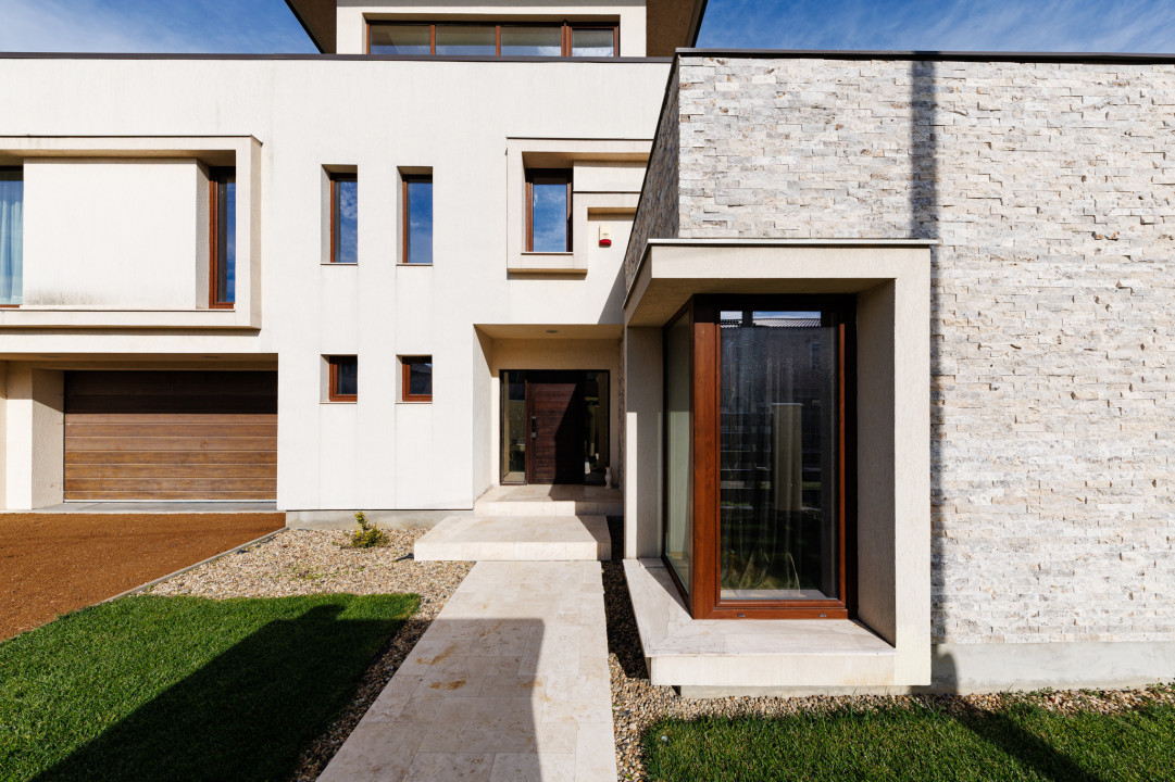 Vila premium, pregatita pentru viitor–panouri solare, spatiu generos