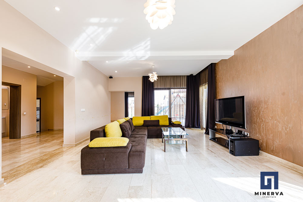 Vila premium, pregatita pentru viitor–panouri solare, spatiu generos
