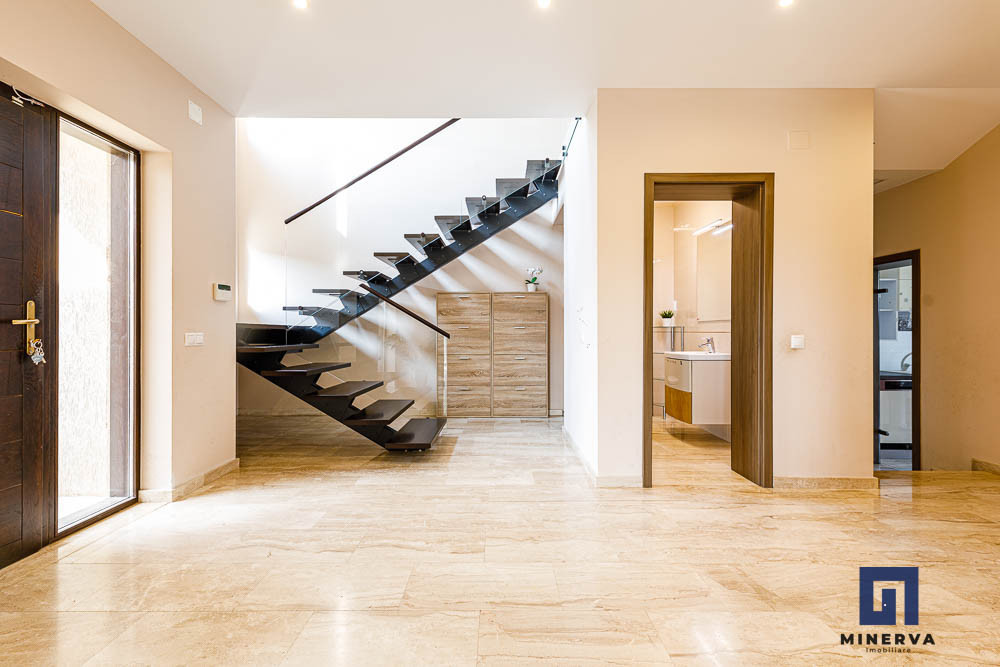 Vila premium, pregatita pentru viitor–panouri solare, spatiu generos