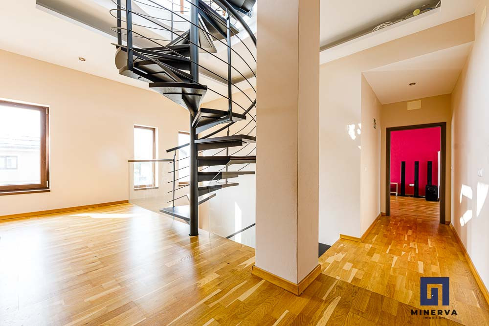Vila premium, pregatita pentru viitor–panouri solare, spatiu generos