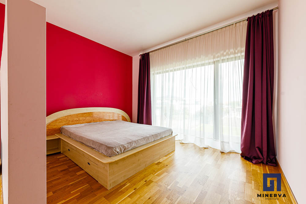 Vila premium, pregatita pentru viitor–panouri solare, spatiu generos