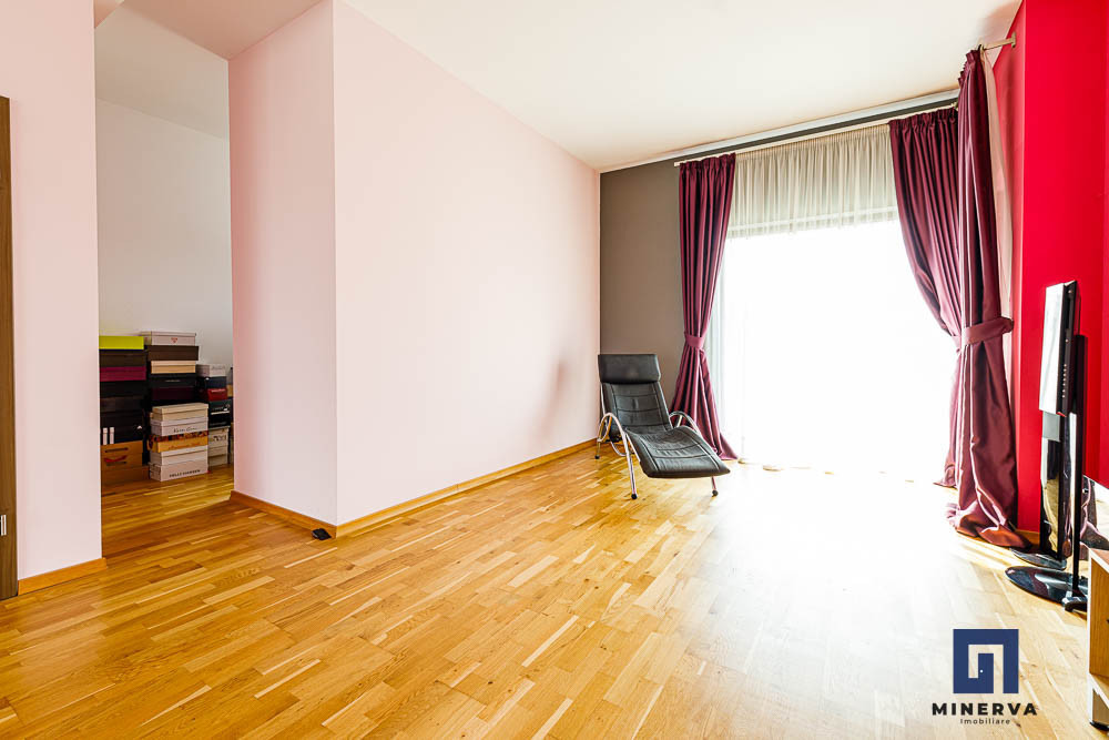 Vila premium, pregatita pentru viitor–panouri solare, spatiu generos