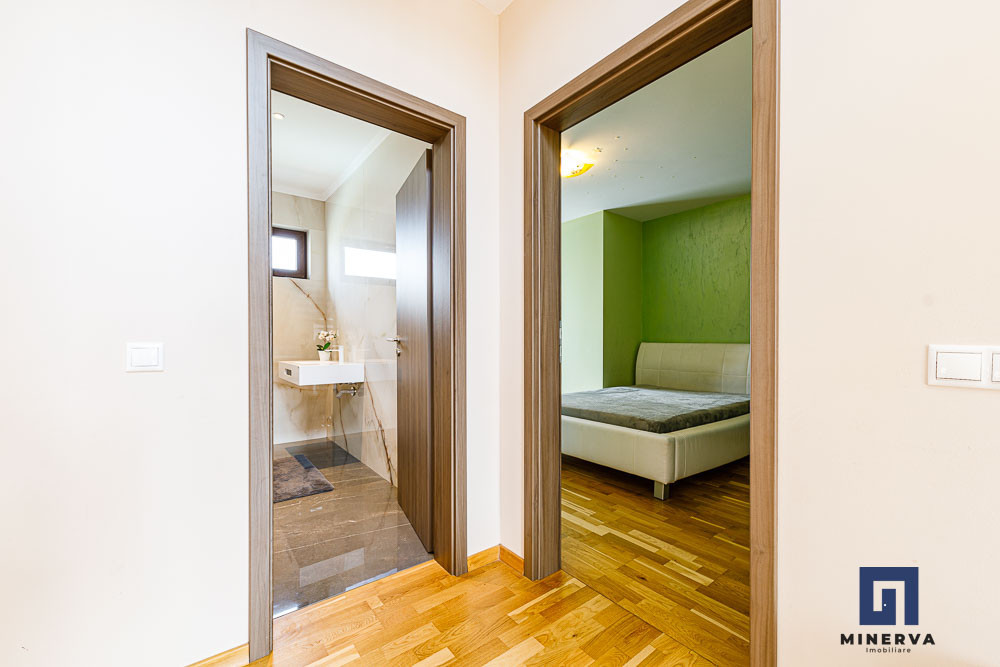 Vila premium, pregatita pentru viitor–panouri solare, spatiu generos