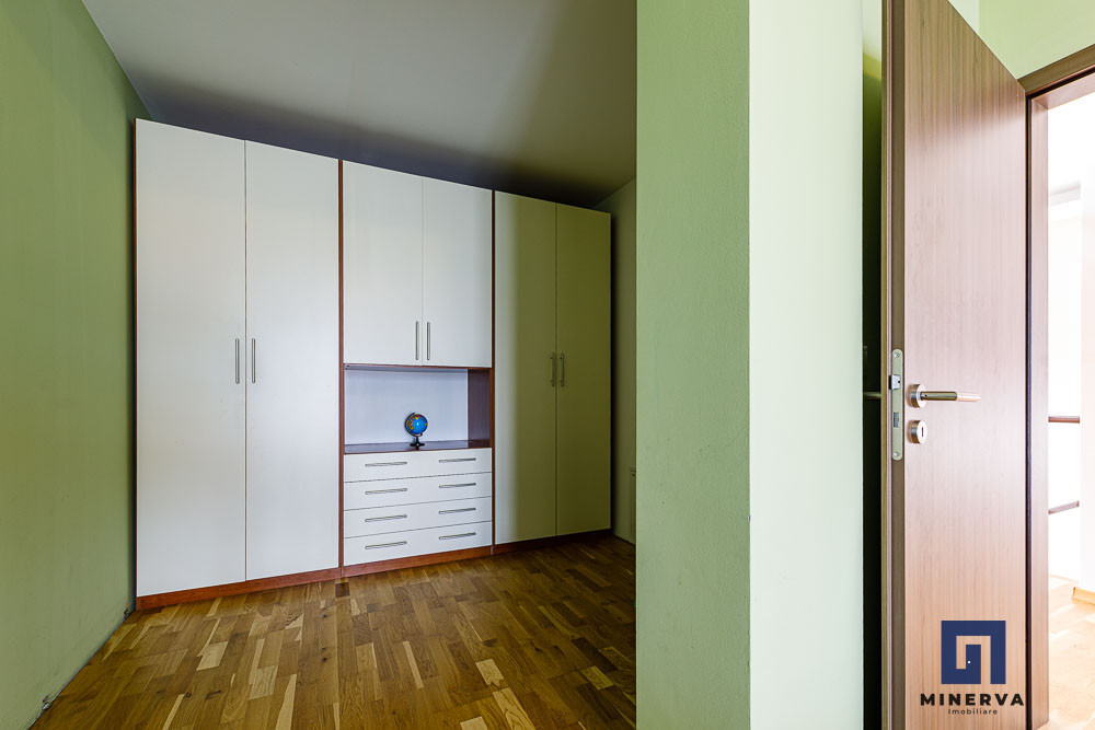Vila premium, pregatita pentru viitor–panouri solare, spatiu generos