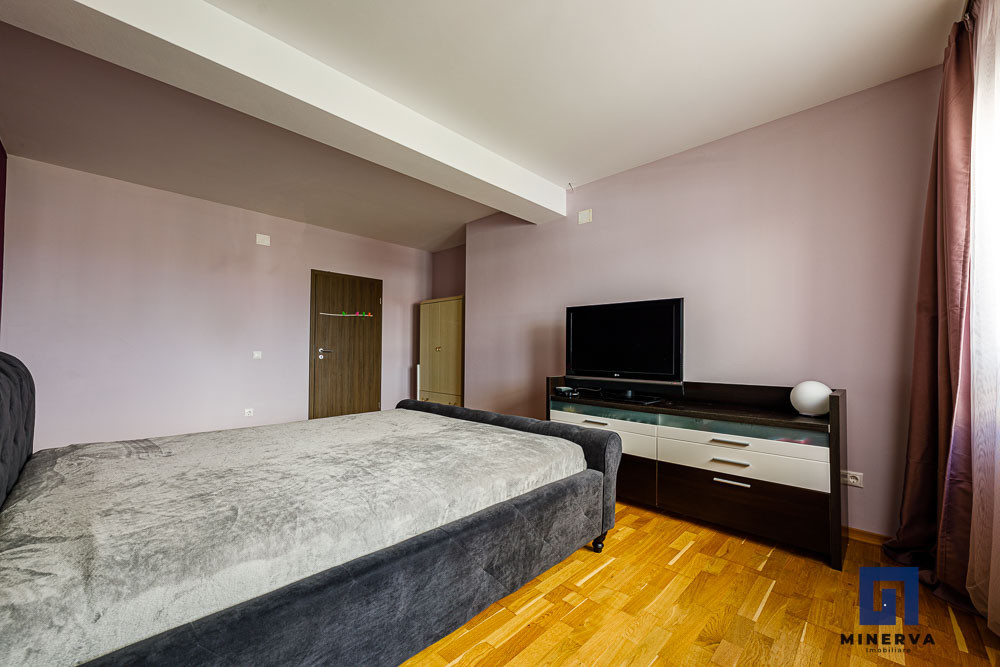 Vila premium, pregatita pentru viitor–panouri solare, spatiu generos