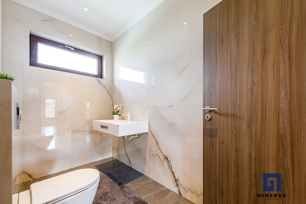 Vila premium, pregatita pentru viitor–panouri solare, spatiu generos