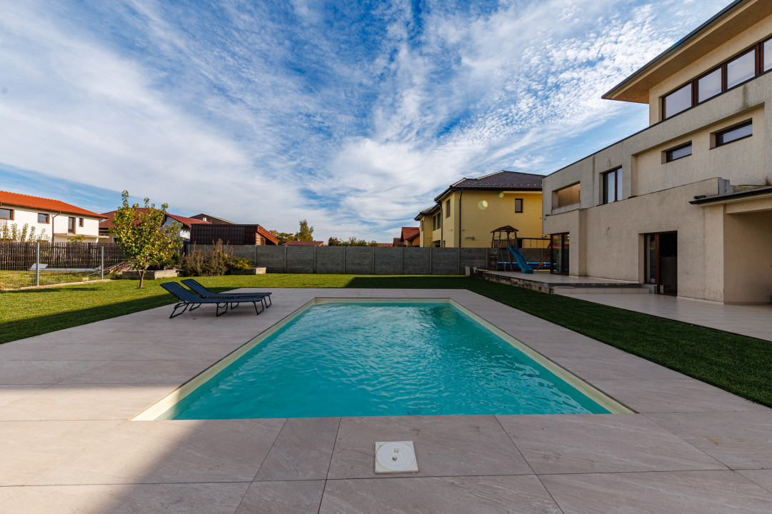 Vila premium, pregatita pentru viitor–panouri solare, spatiu generos