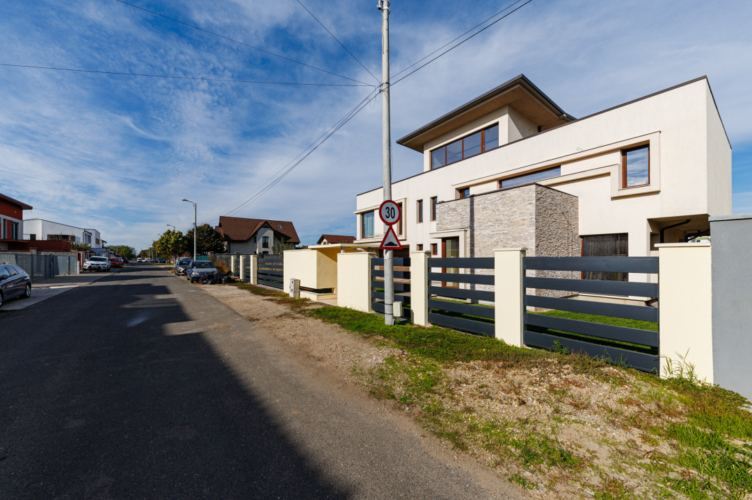 Vila premium, pregatita pentru viitor–panouri solare, spatiu generos