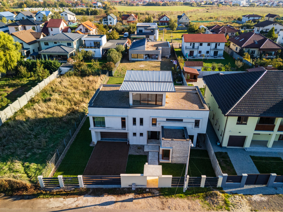 Vila premium, pregatita pentru viitor–panouri solare, spatiu generos