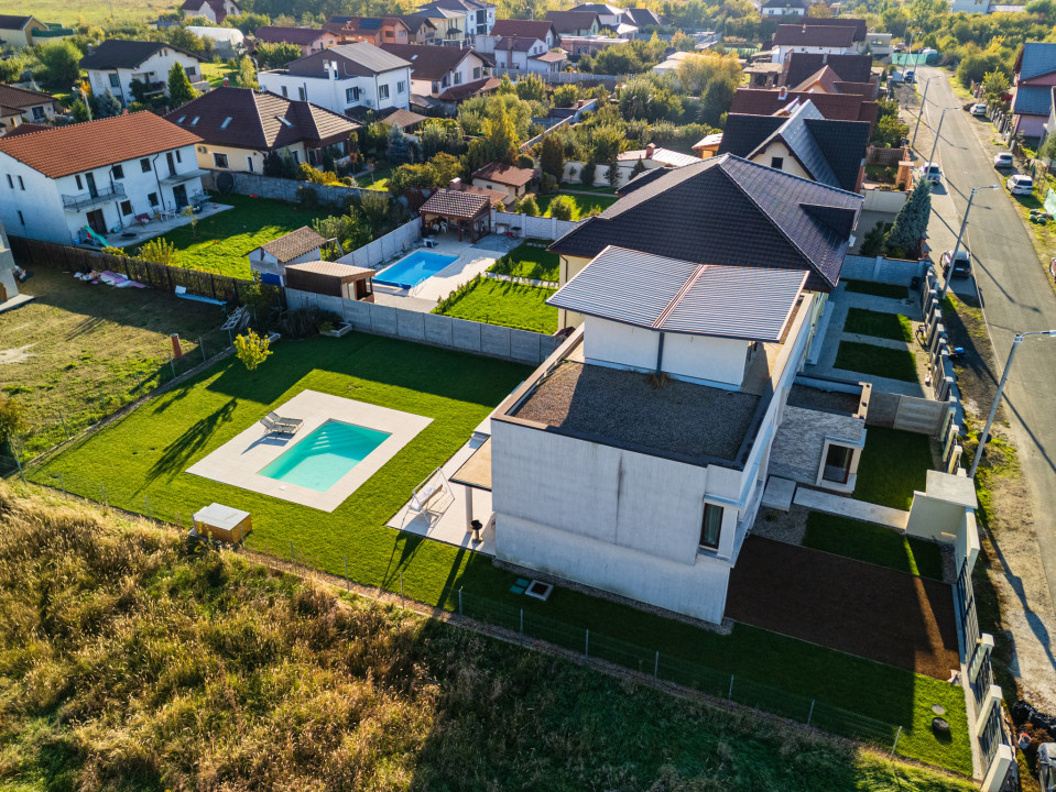 Vila premium, pregatita pentru viitor–panouri solare, spatiu generos