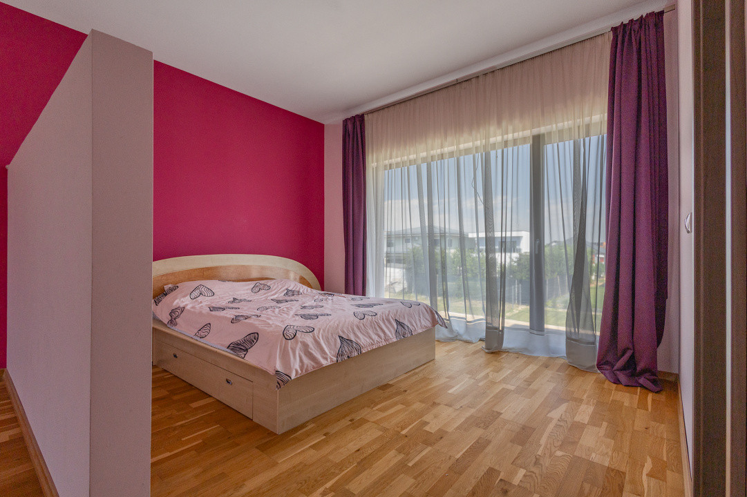 Vila premium, pregatita pentru viitor–panouri solare, spatiu generos