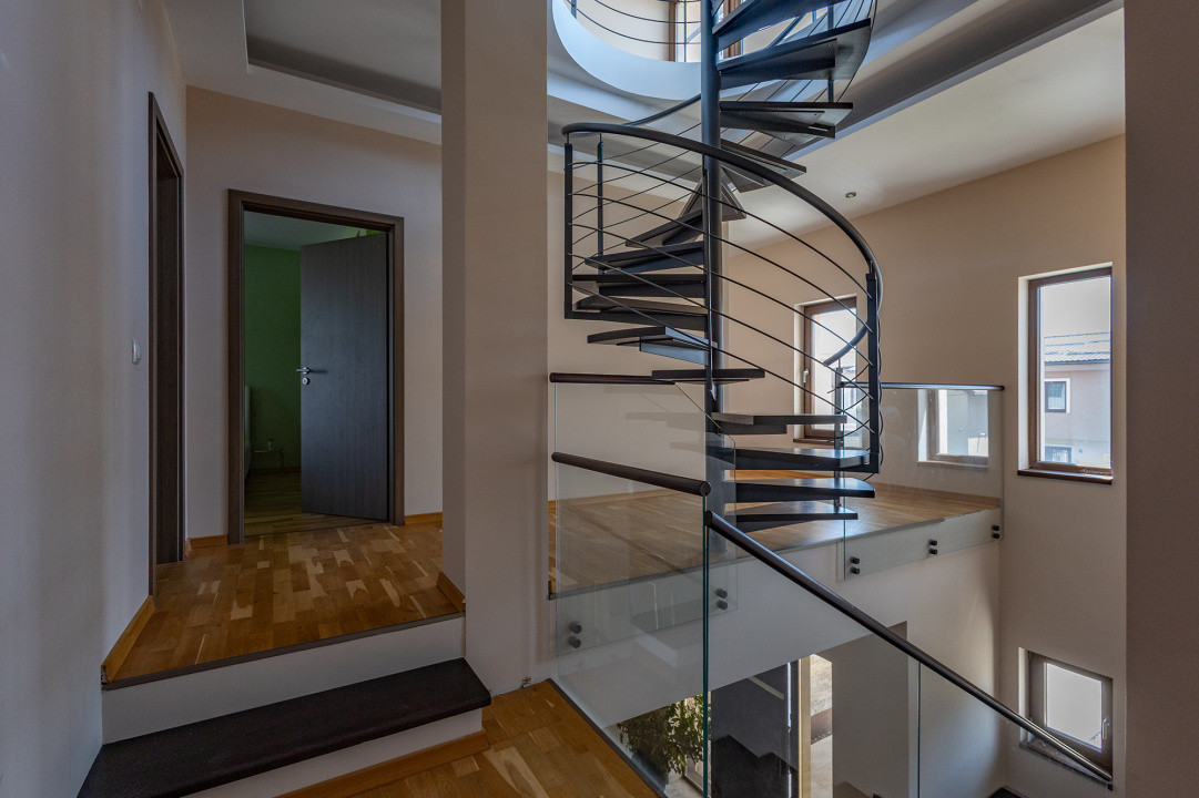 Vila premium, pregatita pentru viitor–panouri solare, spatiu generos