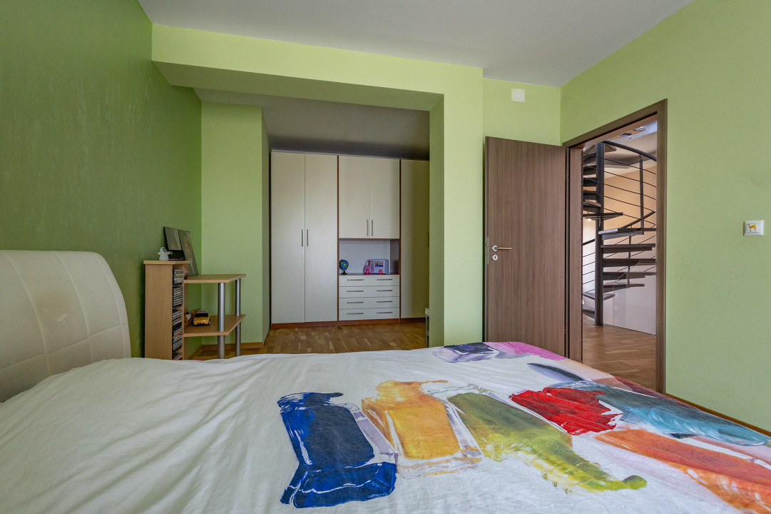 Vila premium, pregatita pentru viitor–panouri solare, spatiu generos